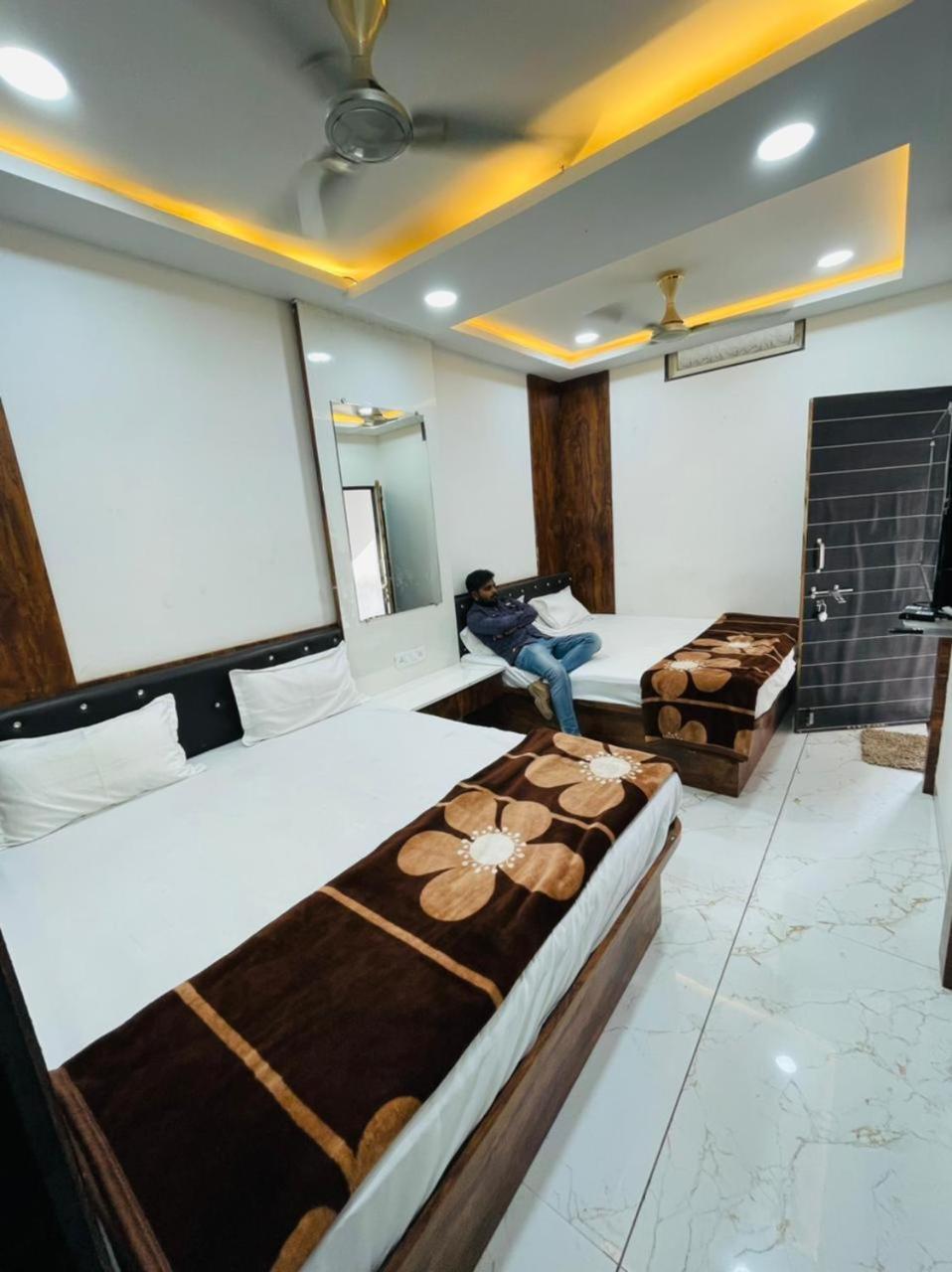 Hotel Shree Shyam Sharnam Godarpura Exterior foto
